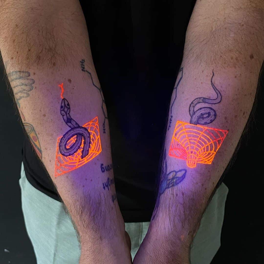 glow-in-the-dark-tattoo