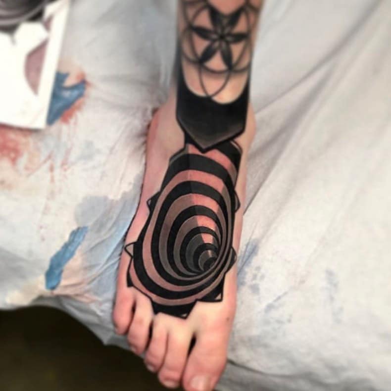 optical-illusion-tattoo-style-foot-portal