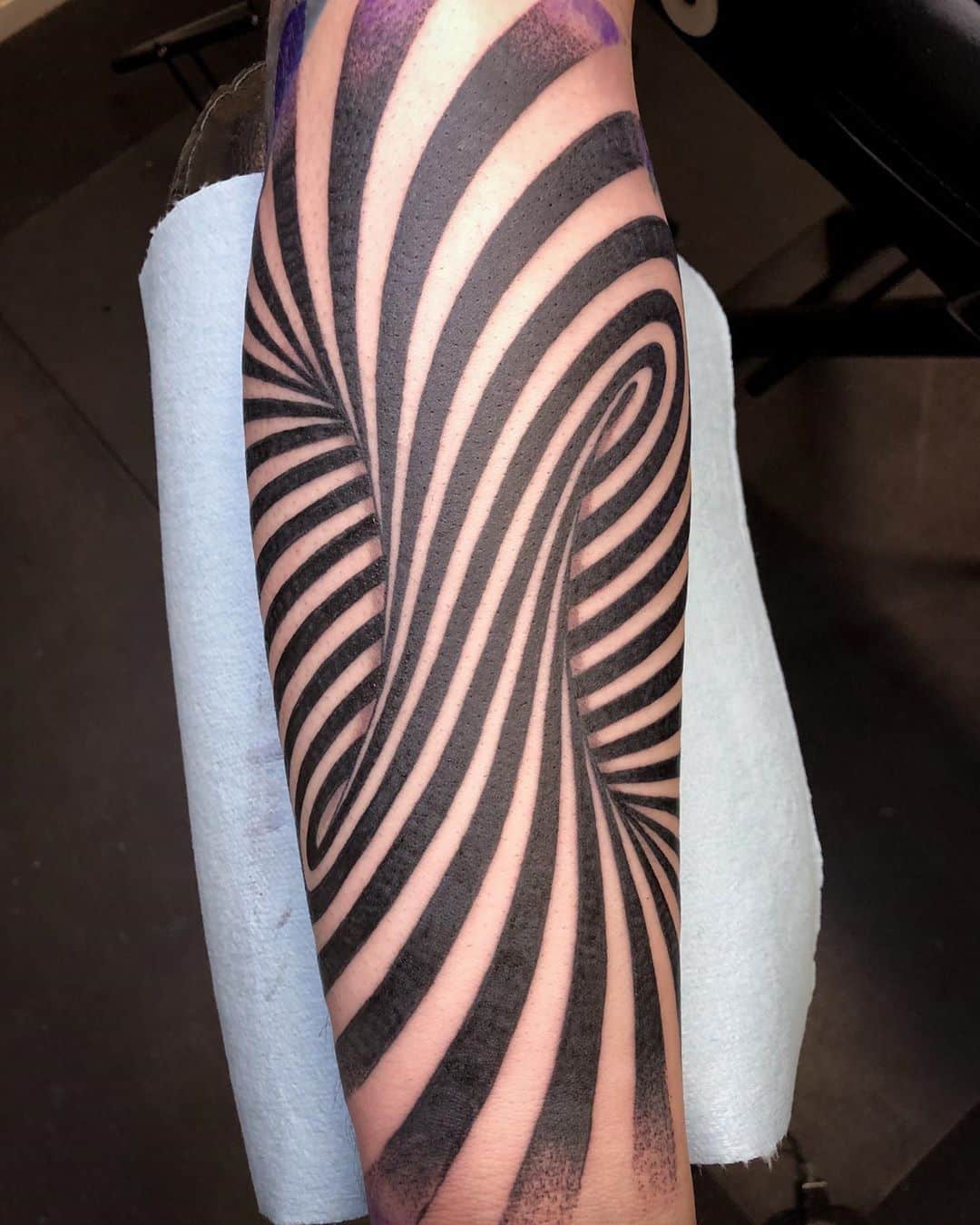 optical-illusion-tattoo-style