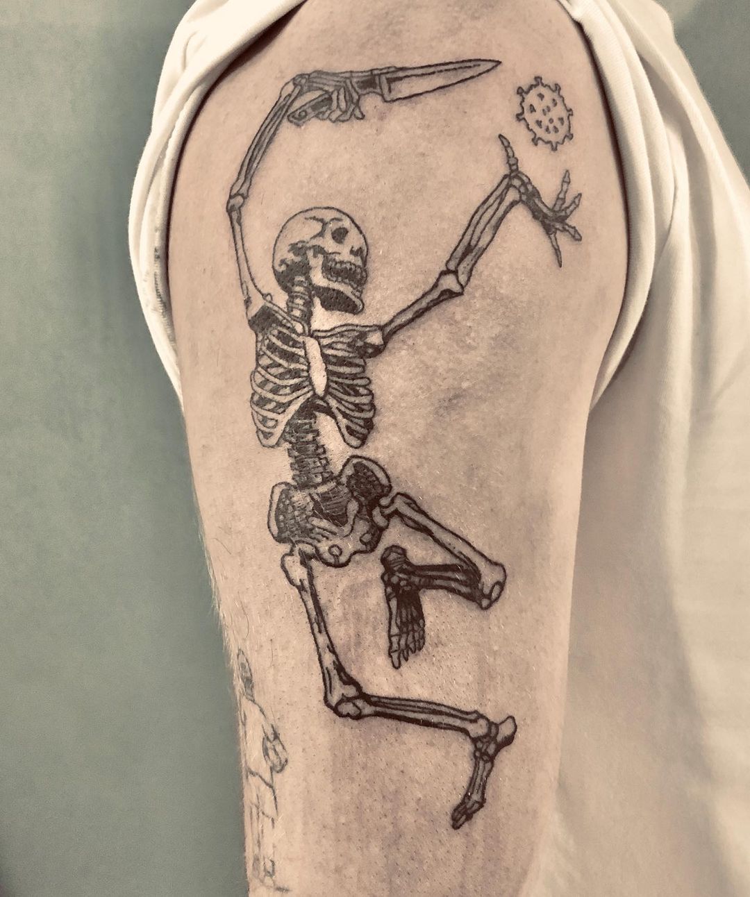 TØØL tattoo, by far one of the best tattoos I've ever seen Canva:Lynn  Yonts, Made by Tyler Pritchett from @regenerationgallery Original artwork  by @markbrooksart ©️Tool : r/ToolBand