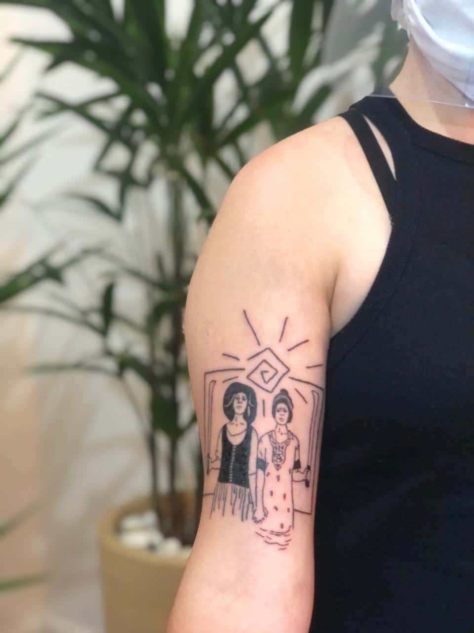 ela-mesma-tattoo-artist-2-women-arm
