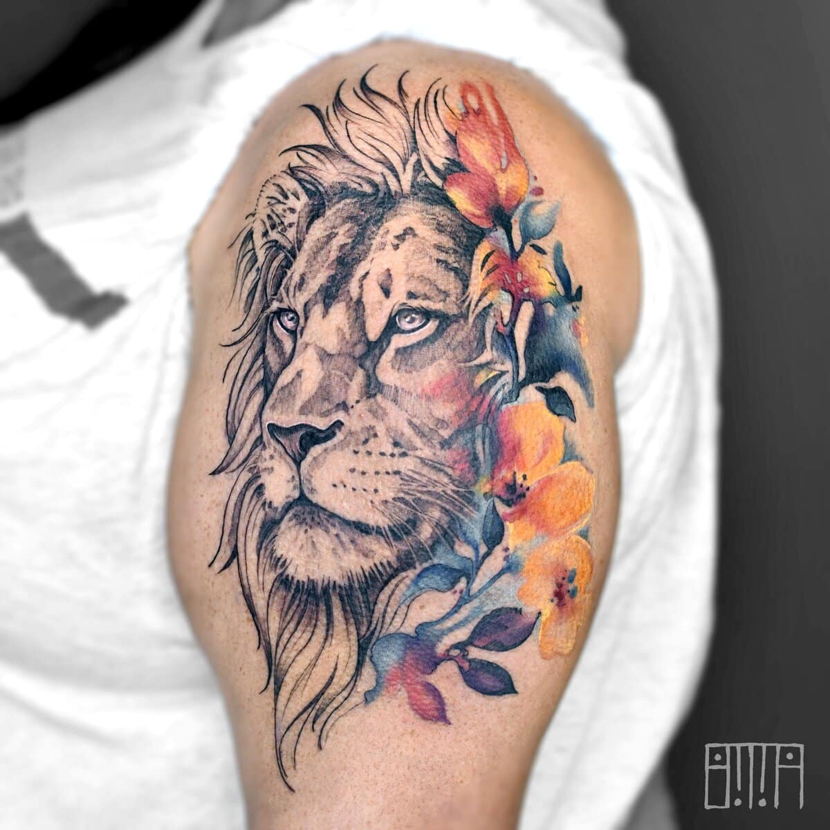 emma-larkin-tattoo-artist-lion
