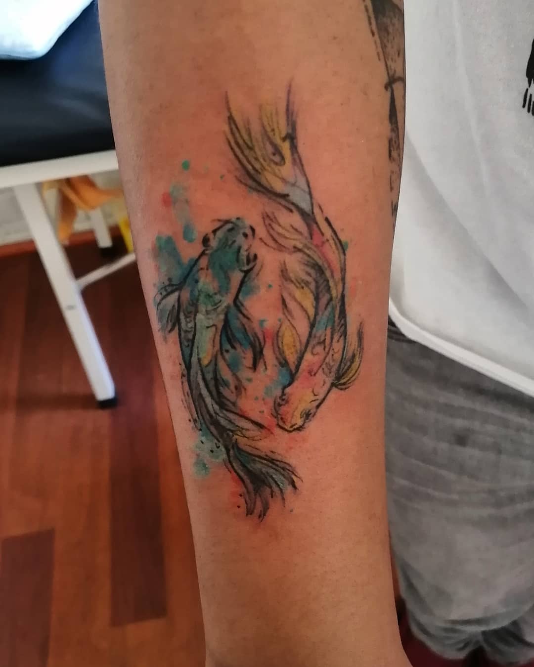 juliana-fuenzalida-tattoo-artist-fishes-colorful