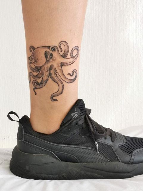 alessandra-lluch-tattoo-artist-octopus