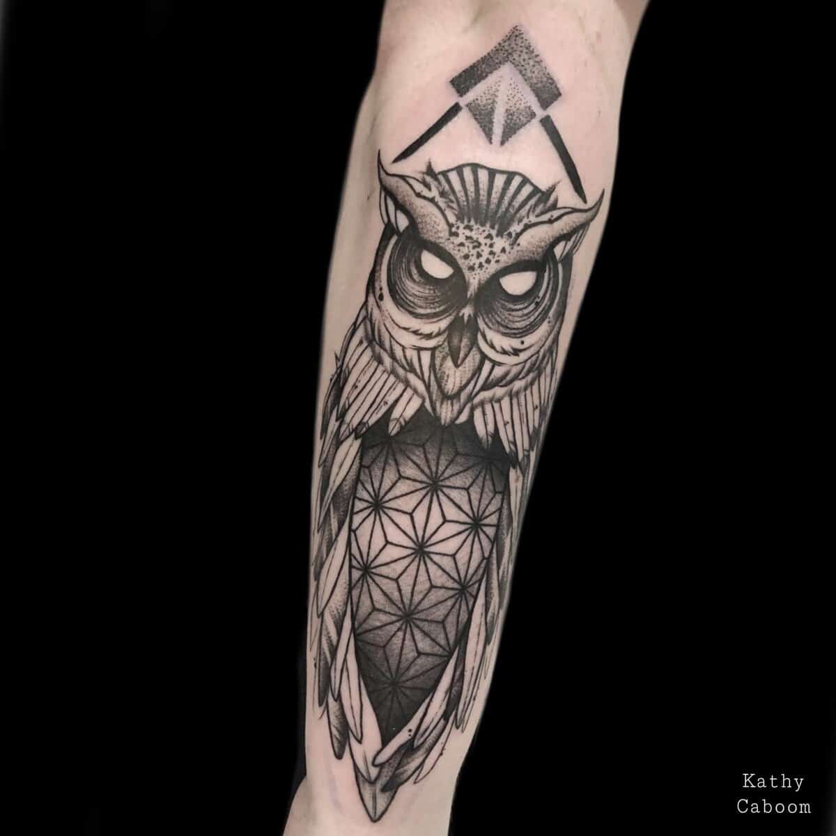 kathycaboom-tattoo-artist-owl-dotwork