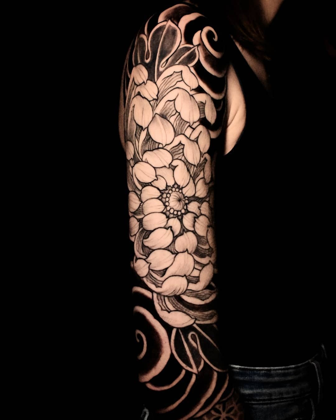japanese-tattoo-flower-sleeve-black