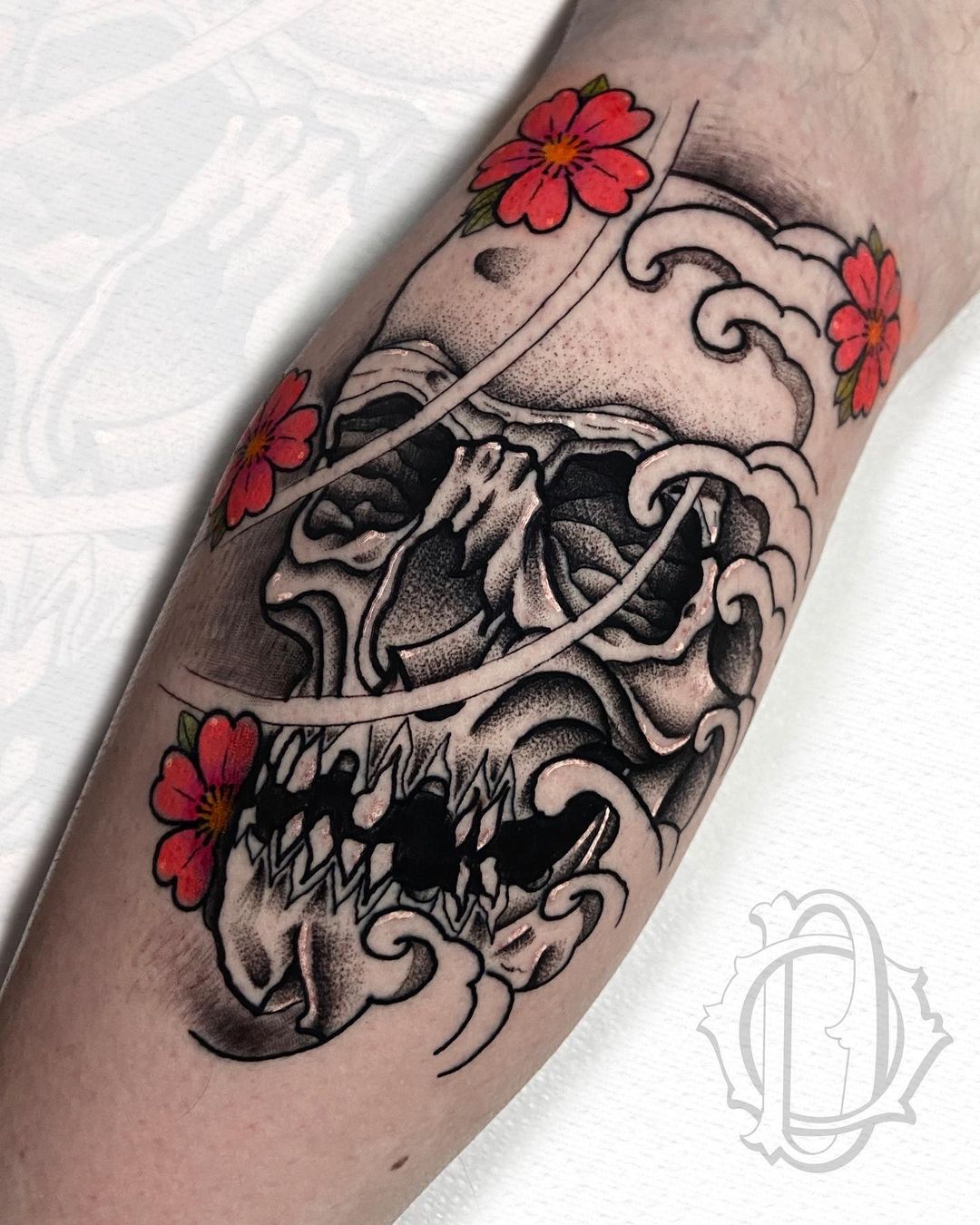 japanese-tattoo-skull-flowers-red