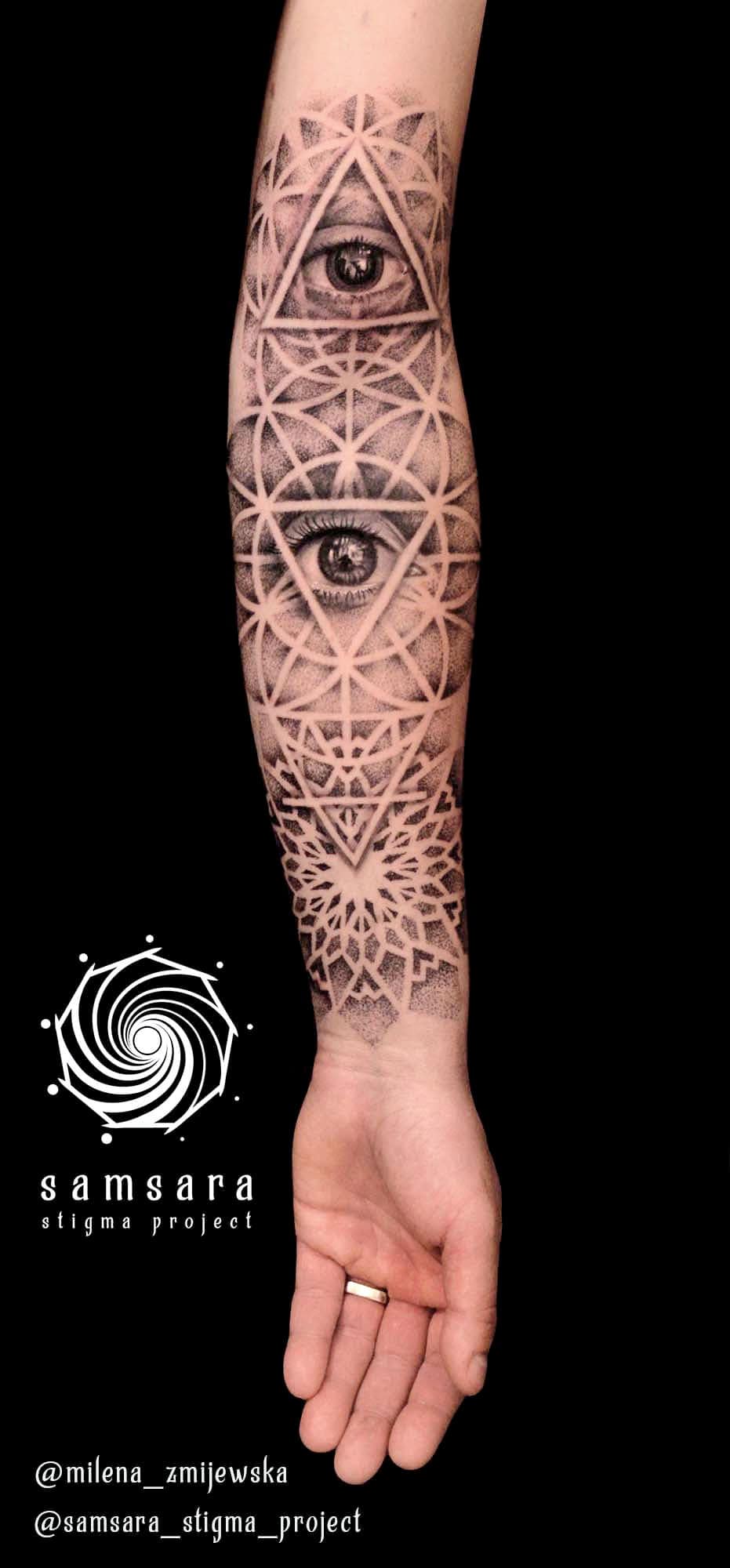 milena-zmijewska-tattoo-artist-geometry-eye-shoulder
