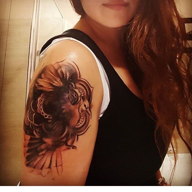 ethel-laka-johannesburg-tattoo-artist-shoulder-bird