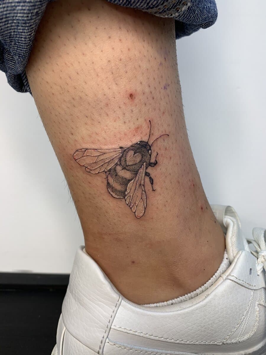 blanka-bartosova-tattoo-artist-fly