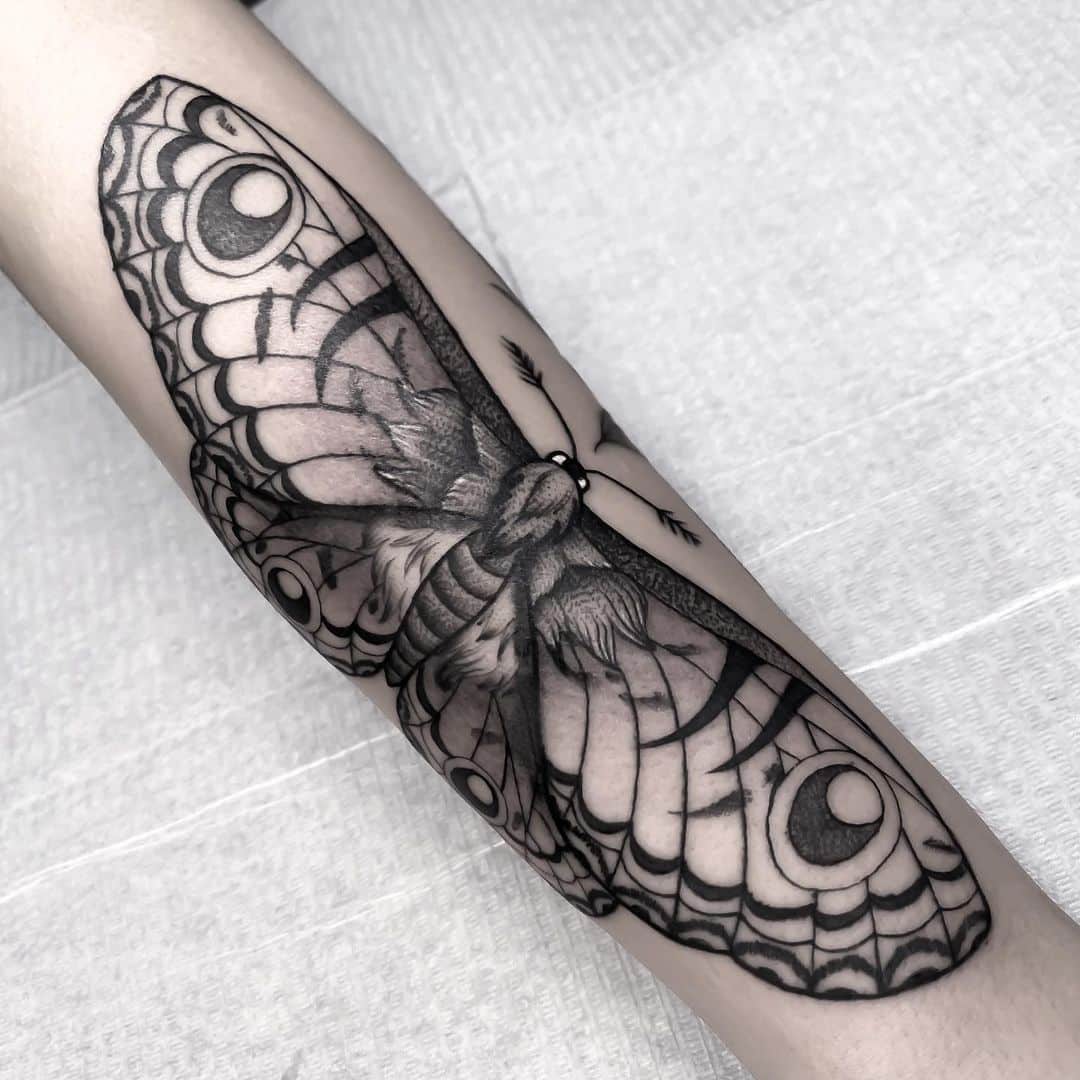 🔥🔥 Moth Tattoo: The complete guide (Meaning and designs!)
