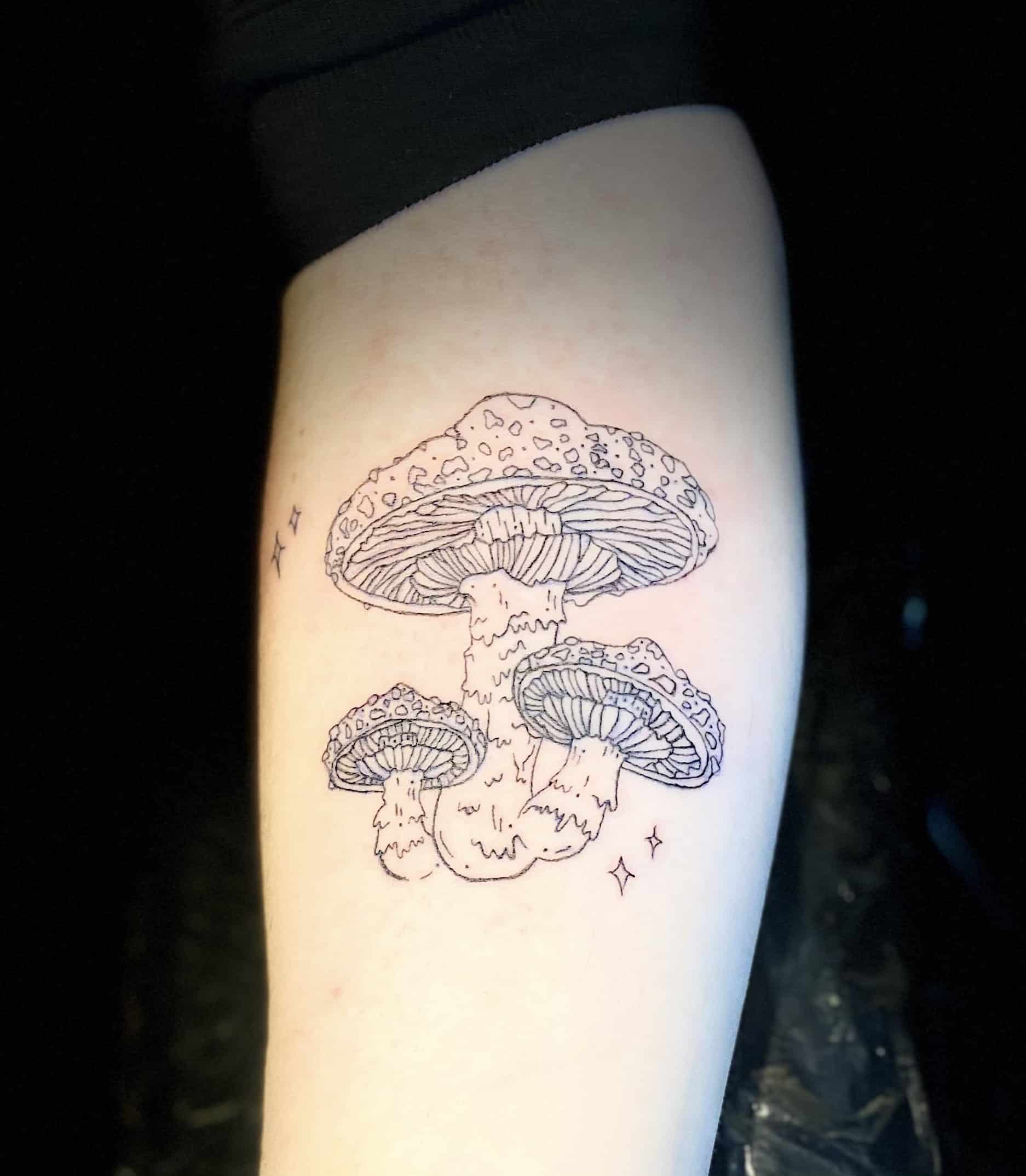 kristal-haze-tattoo-artist-mushrooms-arm