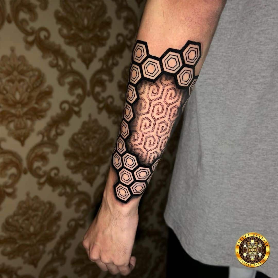 60 3D Tattoos On This Fantastic Guide   Geometrical 3d Tattoo Arm Hexagon 