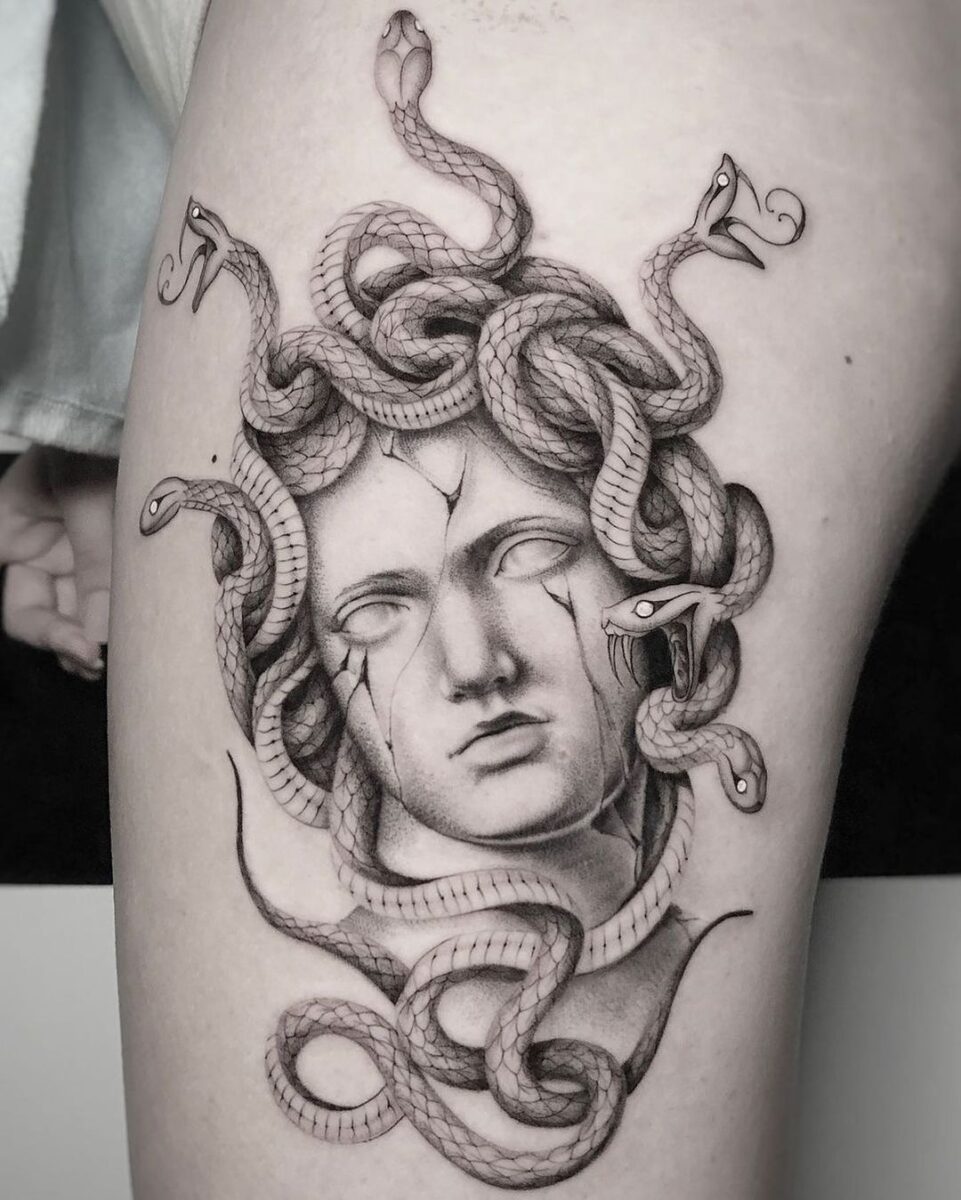 medusa-tattoo-traditional-statue