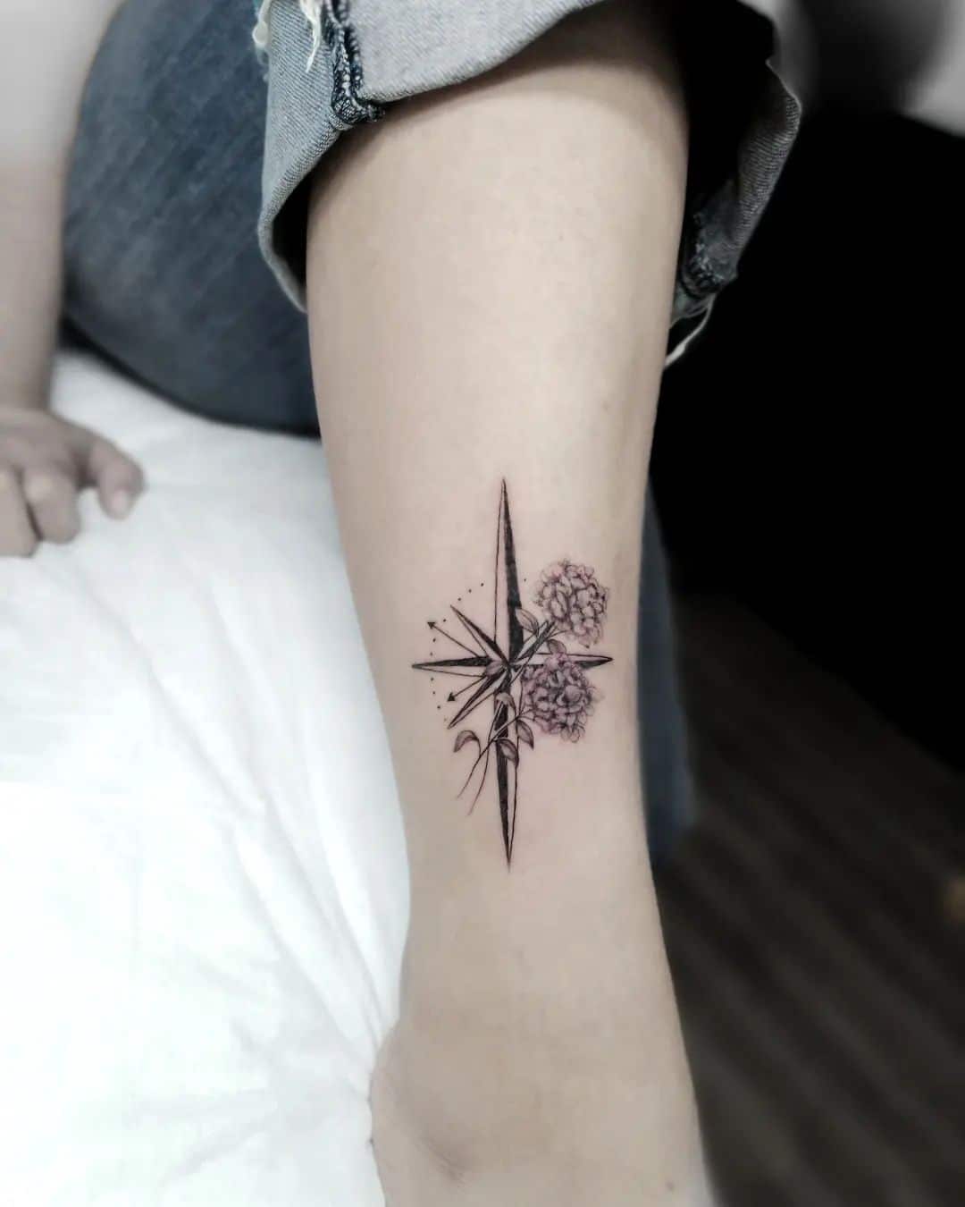 hydrangea-compass-tattoo