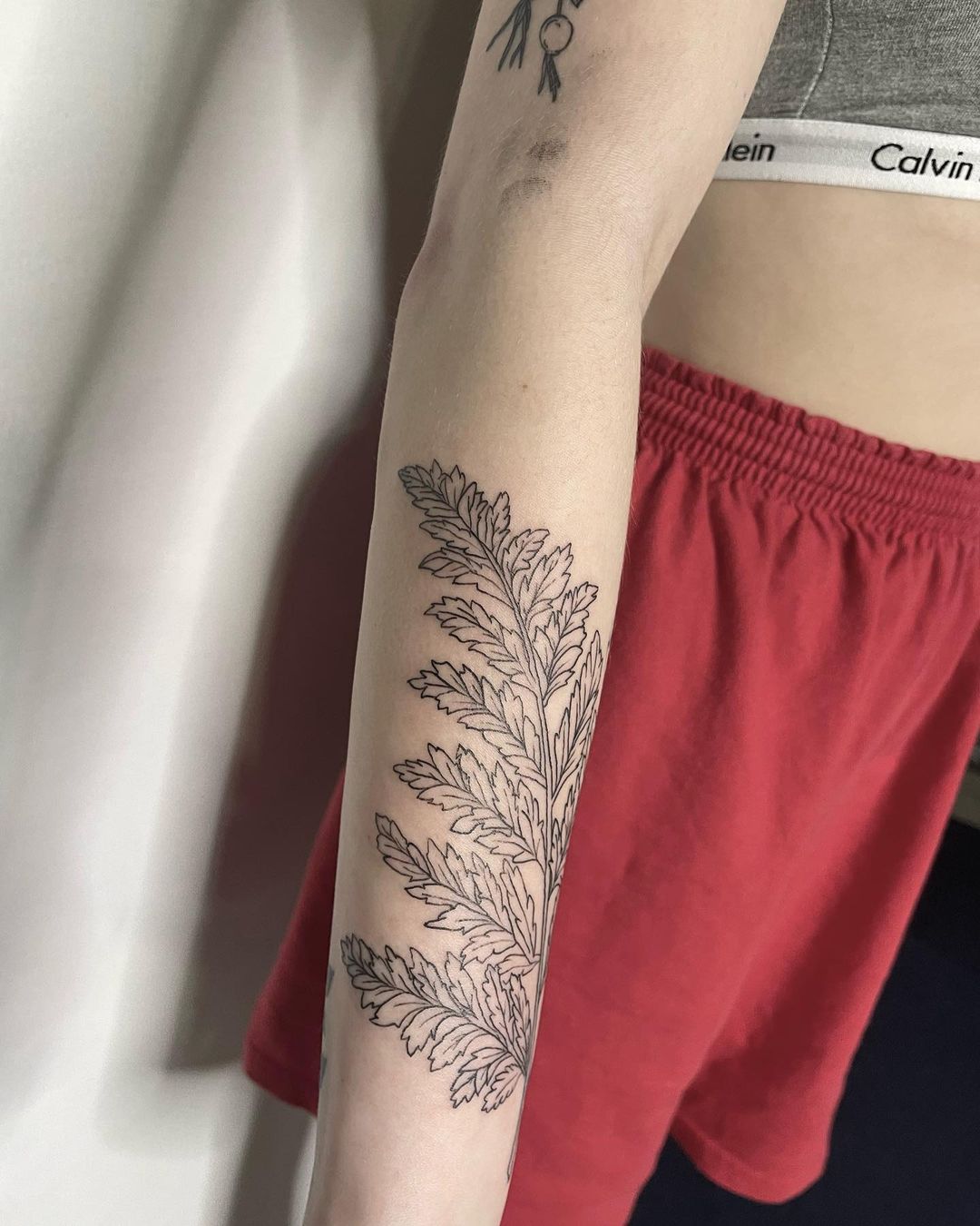 aesthetic-leaves-tattoo-jay-jay-moon