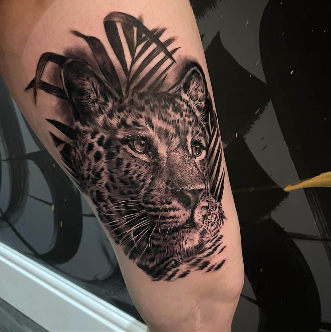 jaguar-head-hyper-realistic-tattoo-sarah-jane