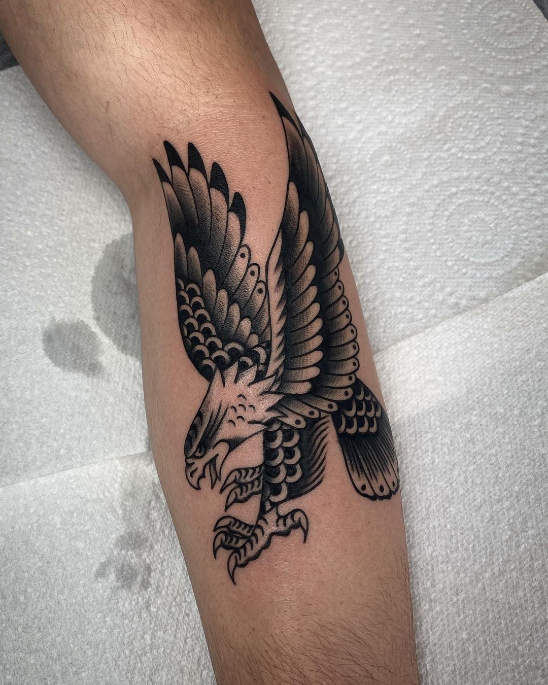 black-and-gray-eagle-tattoo-alex-gracia