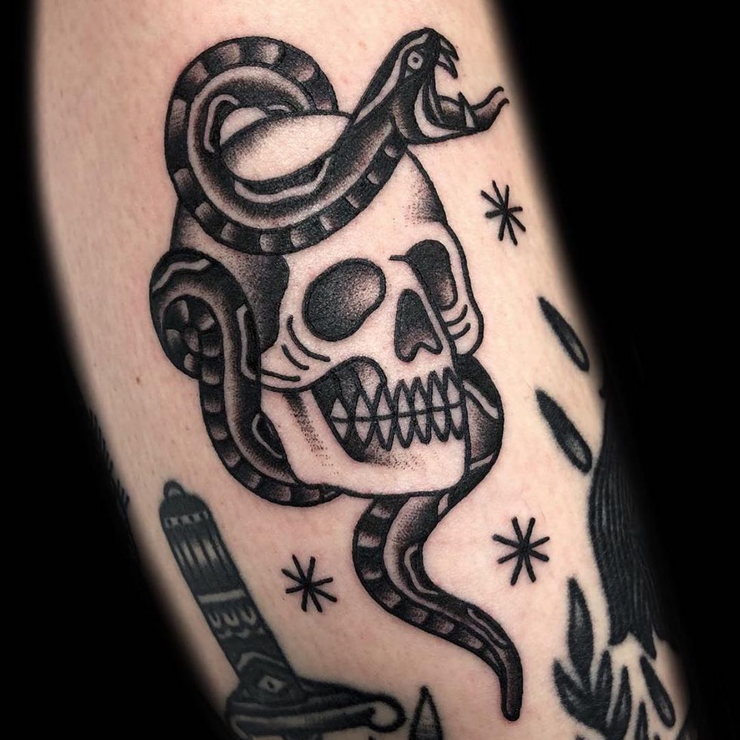 skull-snake-traditional-tattoo-sarah-keeley