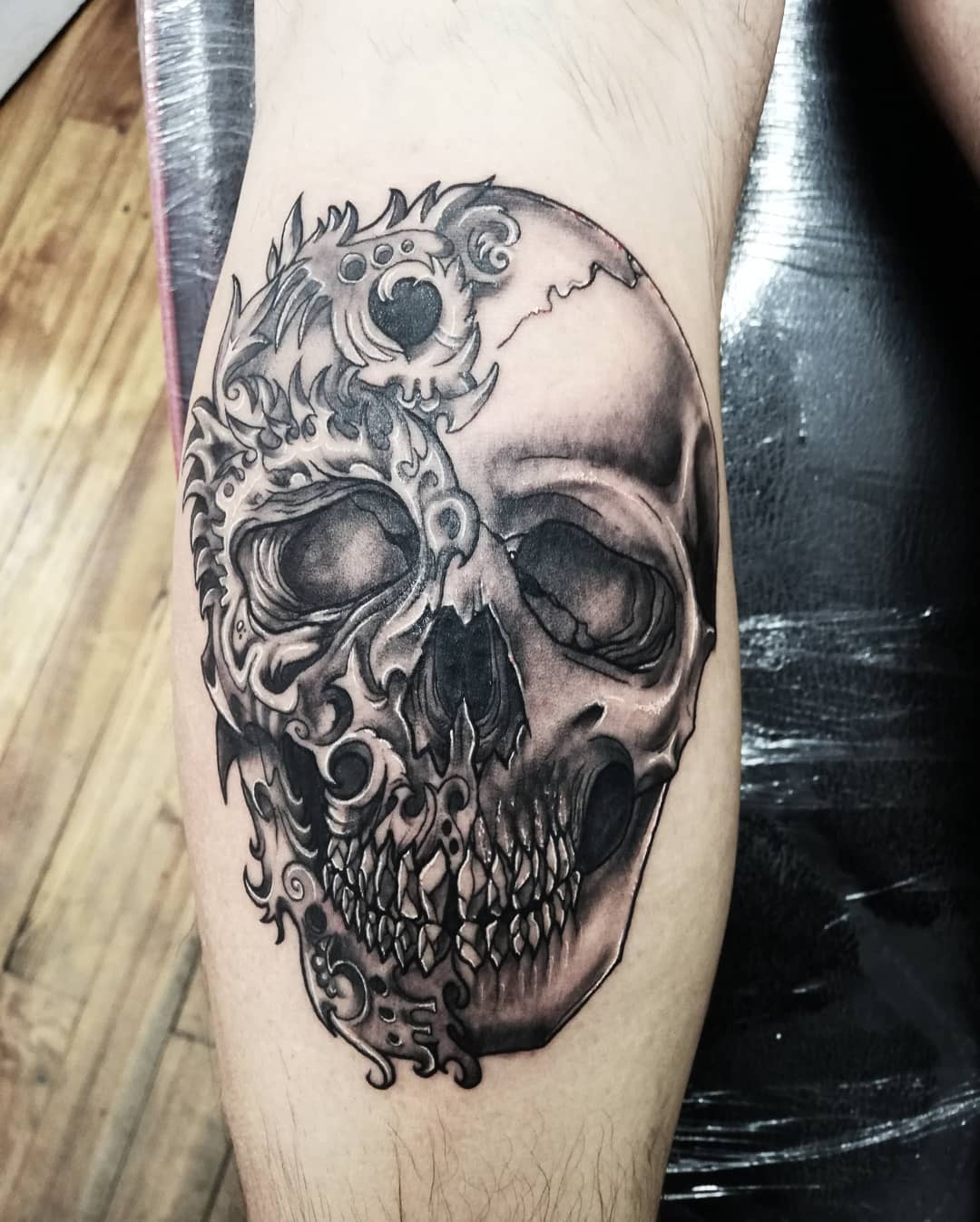 half-tattoo-style-skull-oggy-bame