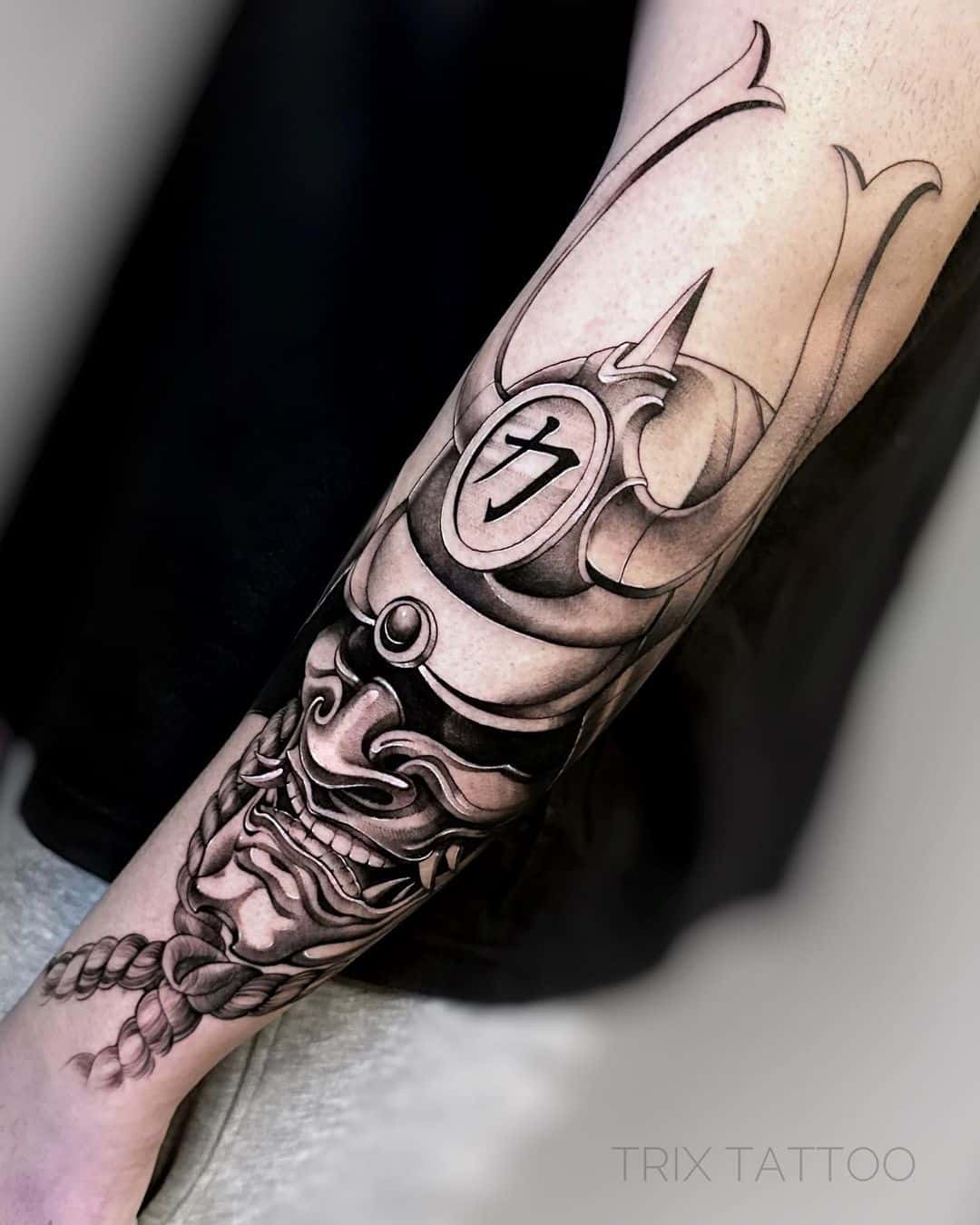 black-and-grey-samurai-tattoo-trix