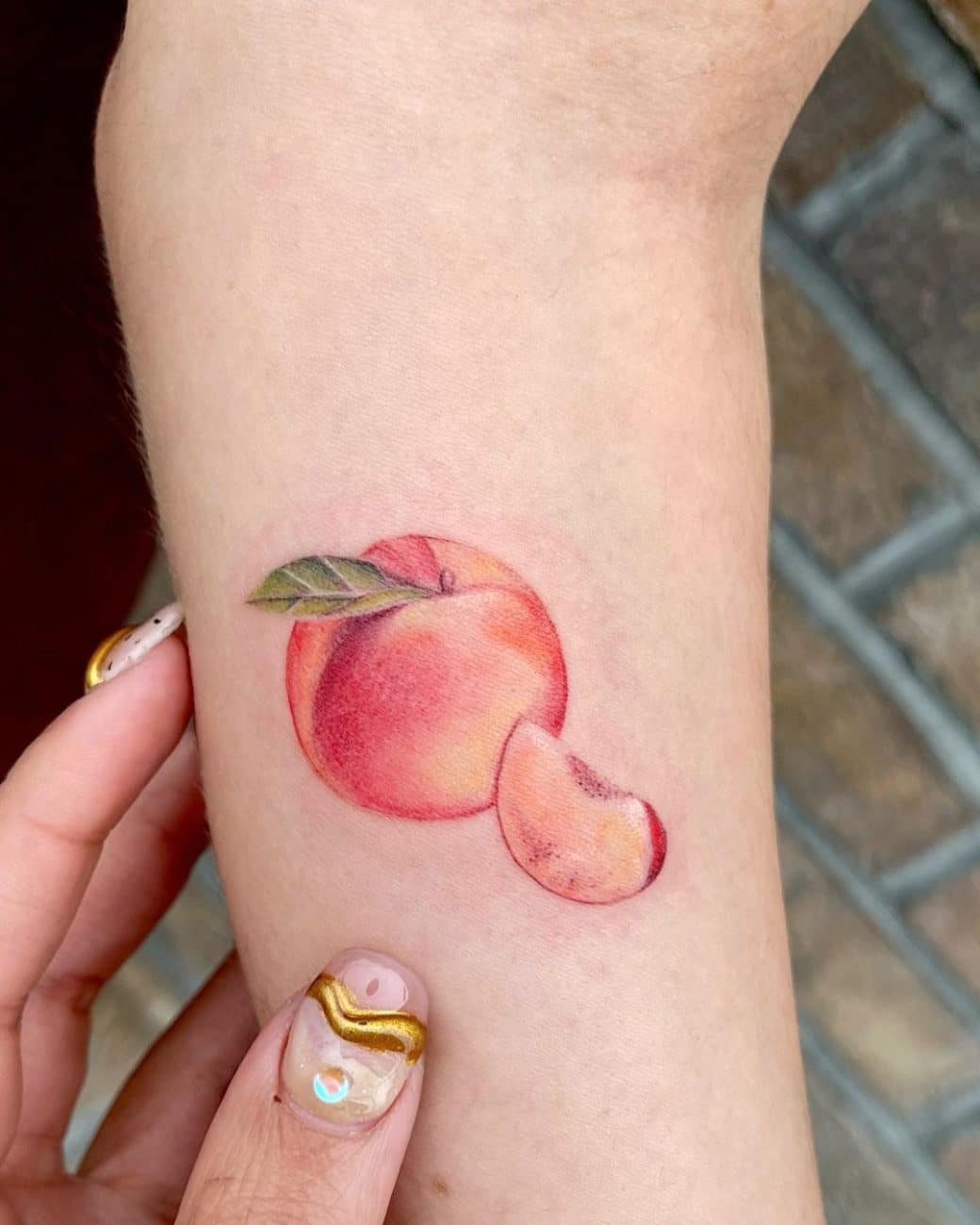la tattoo sofia peach micro realism