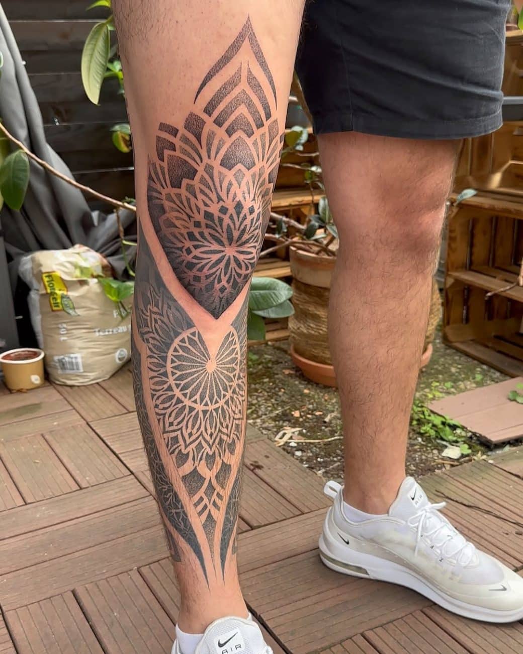 dotwork tattoo geometrical leg blackdot tattooart