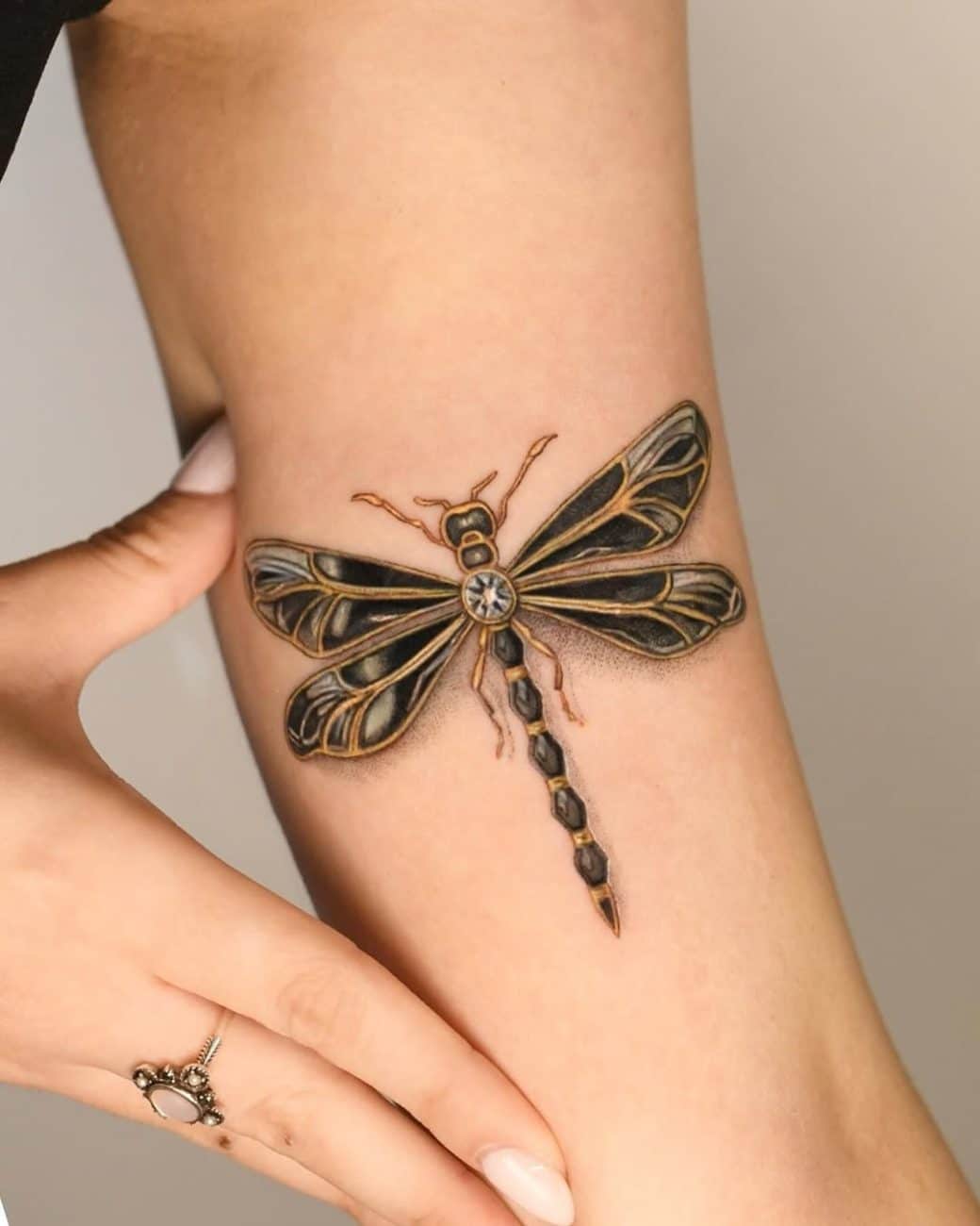 dragonfly-tattoo-meaning-color-illustration-tattoo-edit-ben-gida