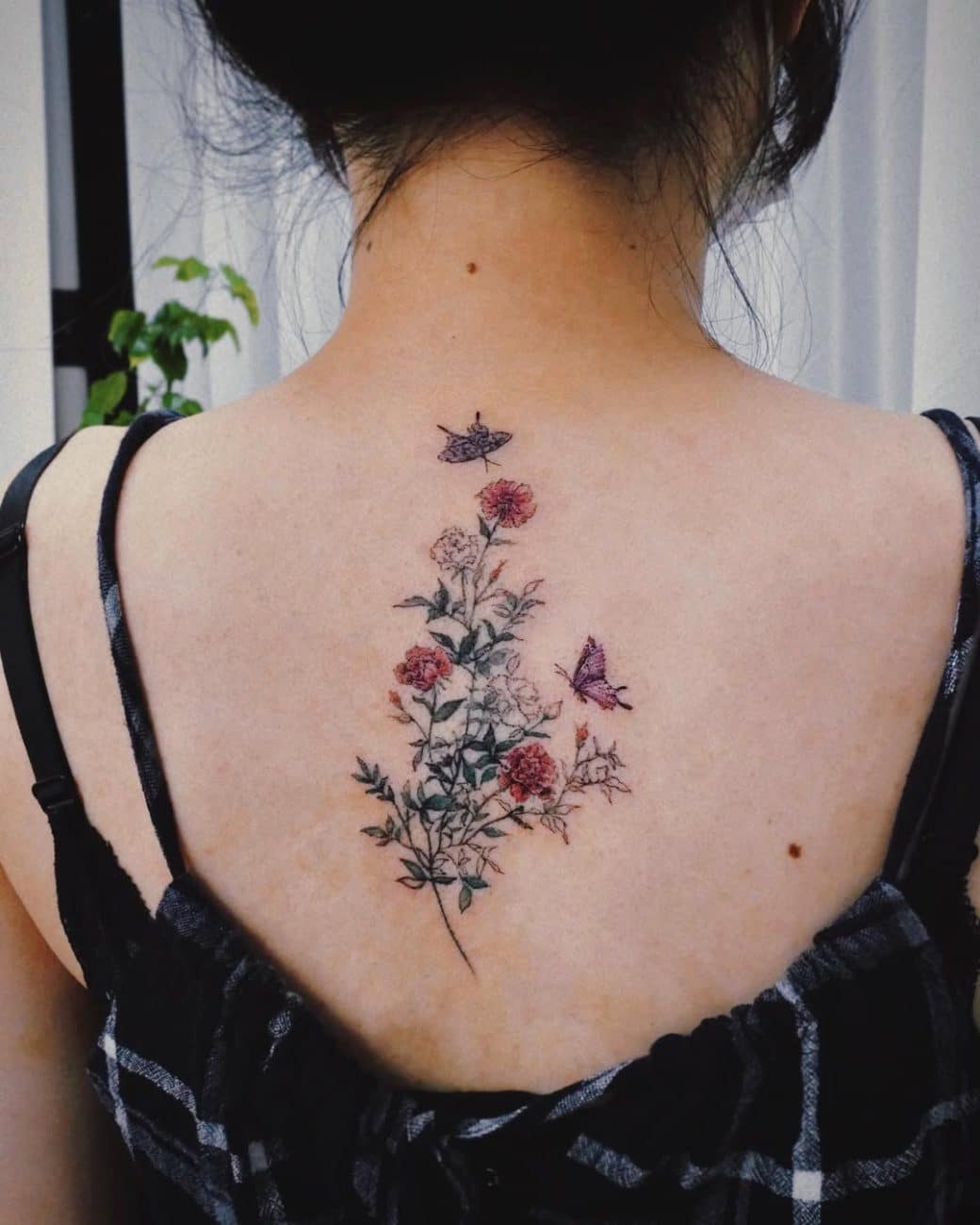 vintage-flower-back-tattoo-women-oyutattoo